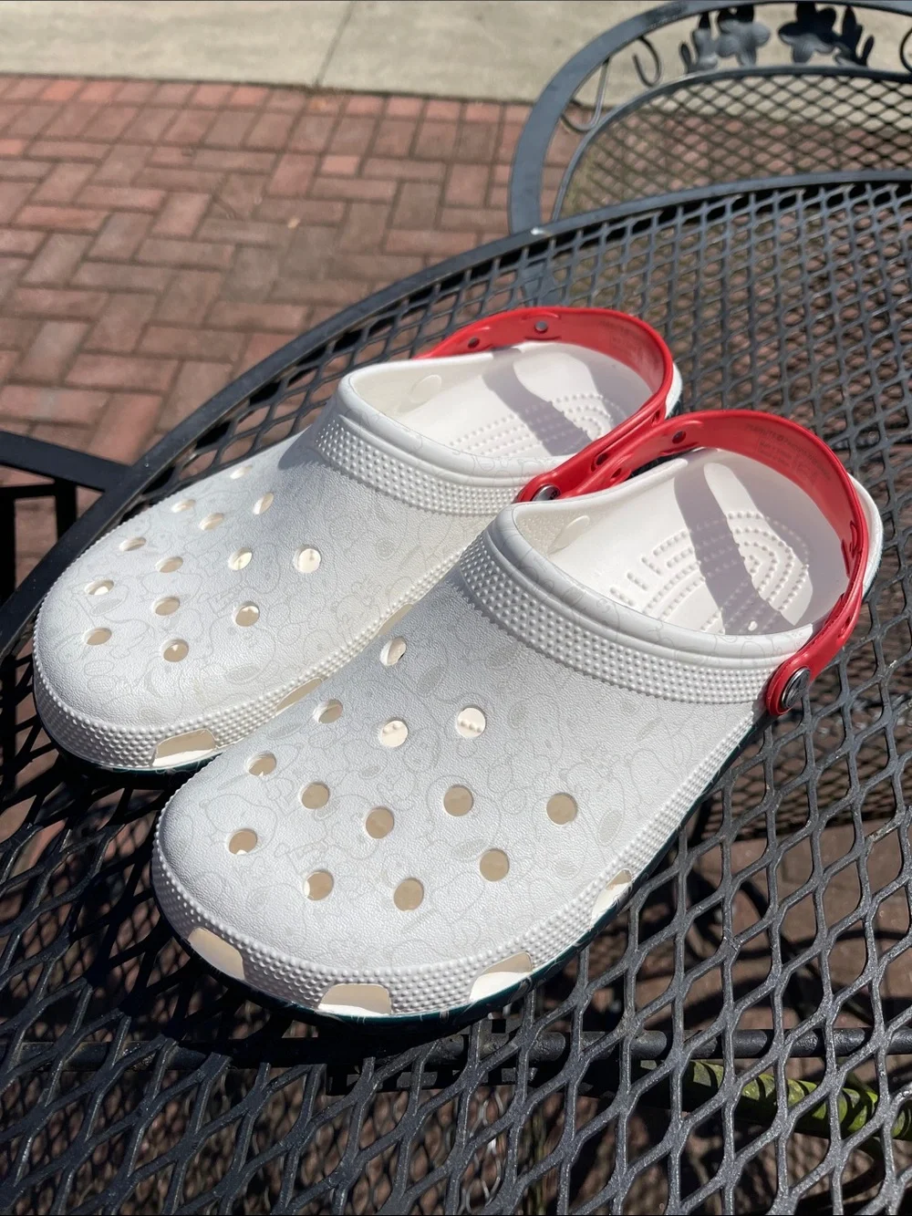 Crocs Peanuts Classic Clog Style # 211124 Size Men’s 10 - Women’s 12 No Jibbitz